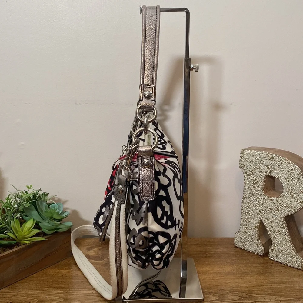 ✨Sold✨ Coach Poppy Floral Graffiti Groovy Shoulder Bag - Picture 6 of 14